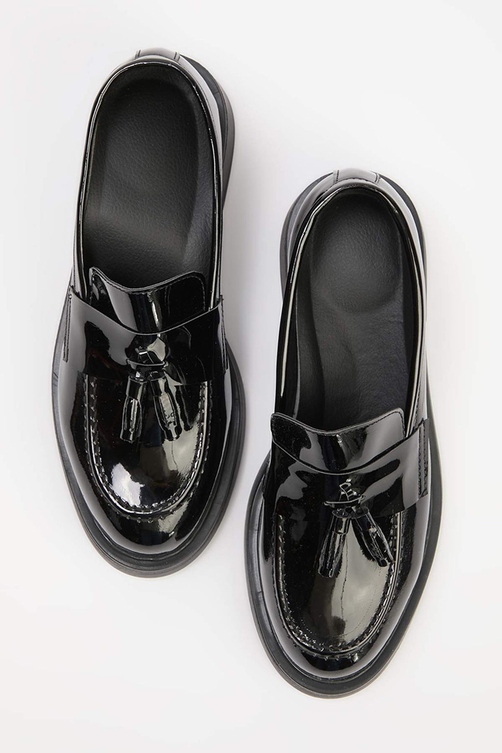 Siyah Rugan Puskul Detayl? Kad?n Loafer Ayakkab? TAKSS26LA00002 - Trendyolmilla фото 3