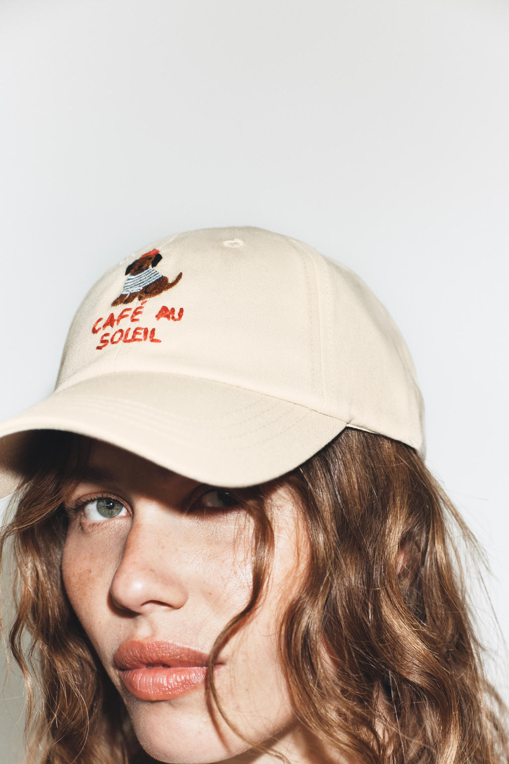 GORRA BORDADOS TEXTO TECKEL / Arena - Zara фото 2