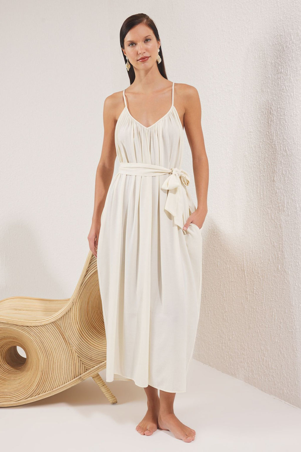 Bej Dokuma Buzgulu Maxi Plaj Elbise TBESS25EL00086