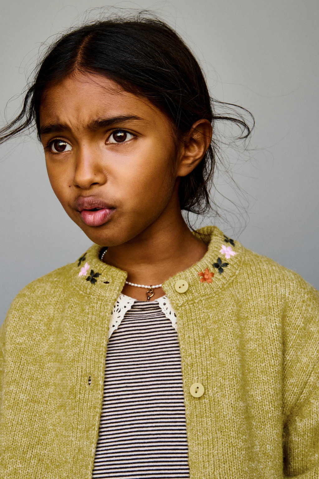 CARDIGAN WITH EMBROIDERED FLOWERS - Zara фото 6