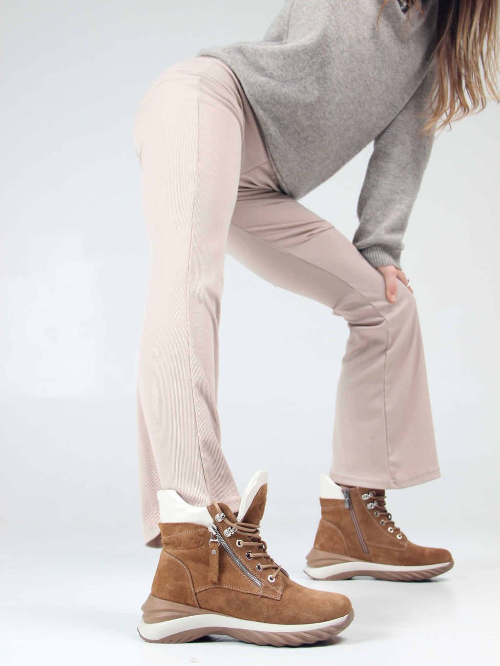 Ботинки 261.uno2br. светло коричневый замша перла/Мех