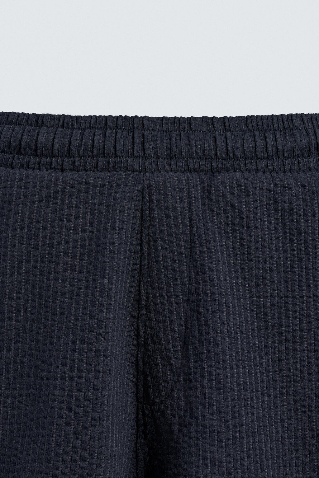 BERMUDA REGULAR FIT ESTRUCTURA SEERSUCKER / Azul