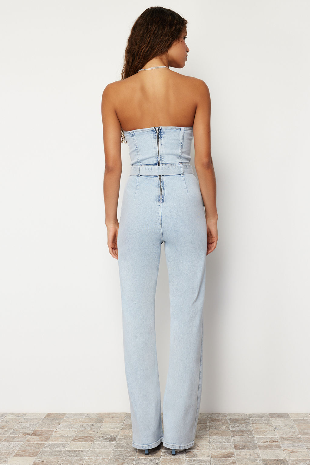 TRENDYOLMILLA Ac?k Mavi Kemerli Straplez Denim Tulum TWOSS24TU00023 фото 6