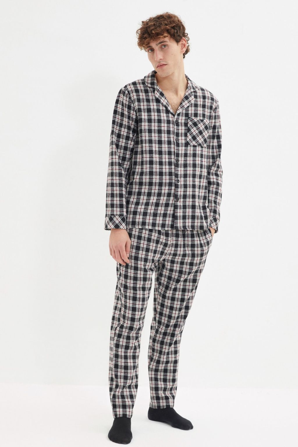 TRENDYOL MAN Siyah Regular Fit Ekose Dokuma Pijama Tak?m? TMNAW22PT1078