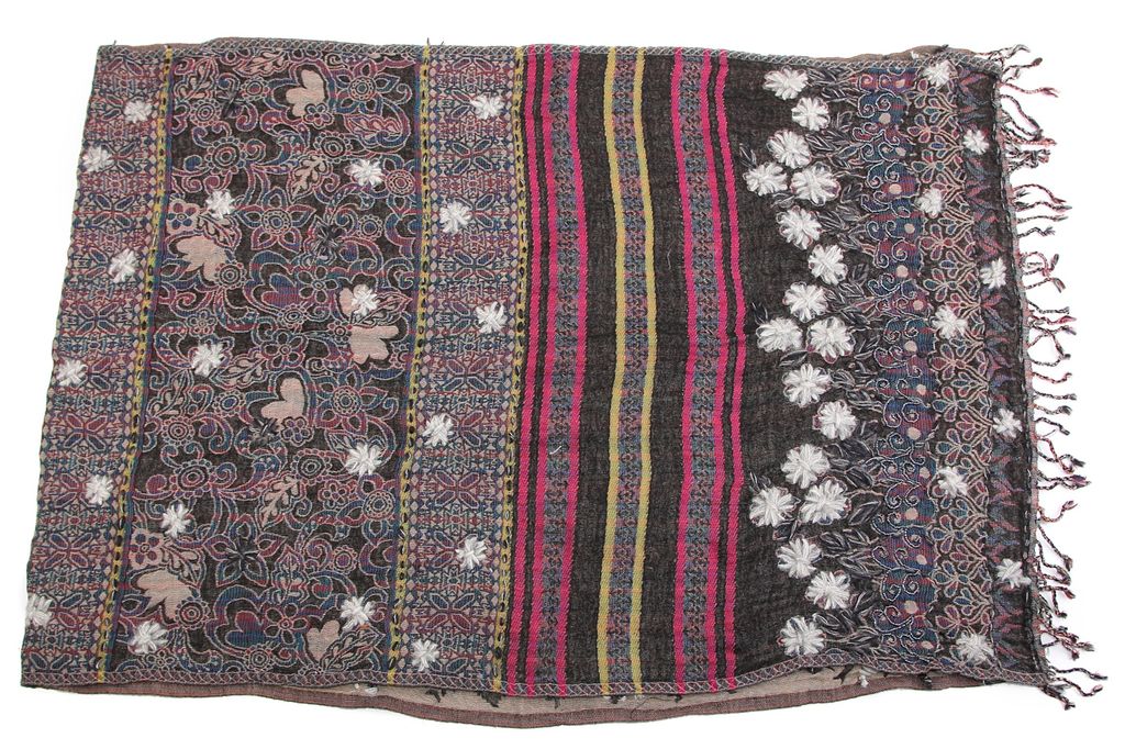 Палантин с вышивкой (шерсть вареная) № Тк906/126 - Ганг фото 2