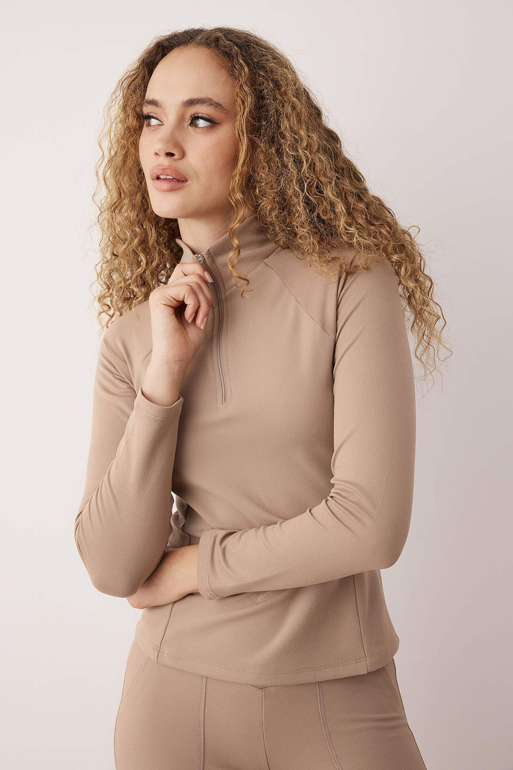 Siyah Soft F?rcal? ve Fitilli Kumas Fermuarl? Orme Spor Sweatshirt THMAW26SW00000 - Trendyolmilla фото 6