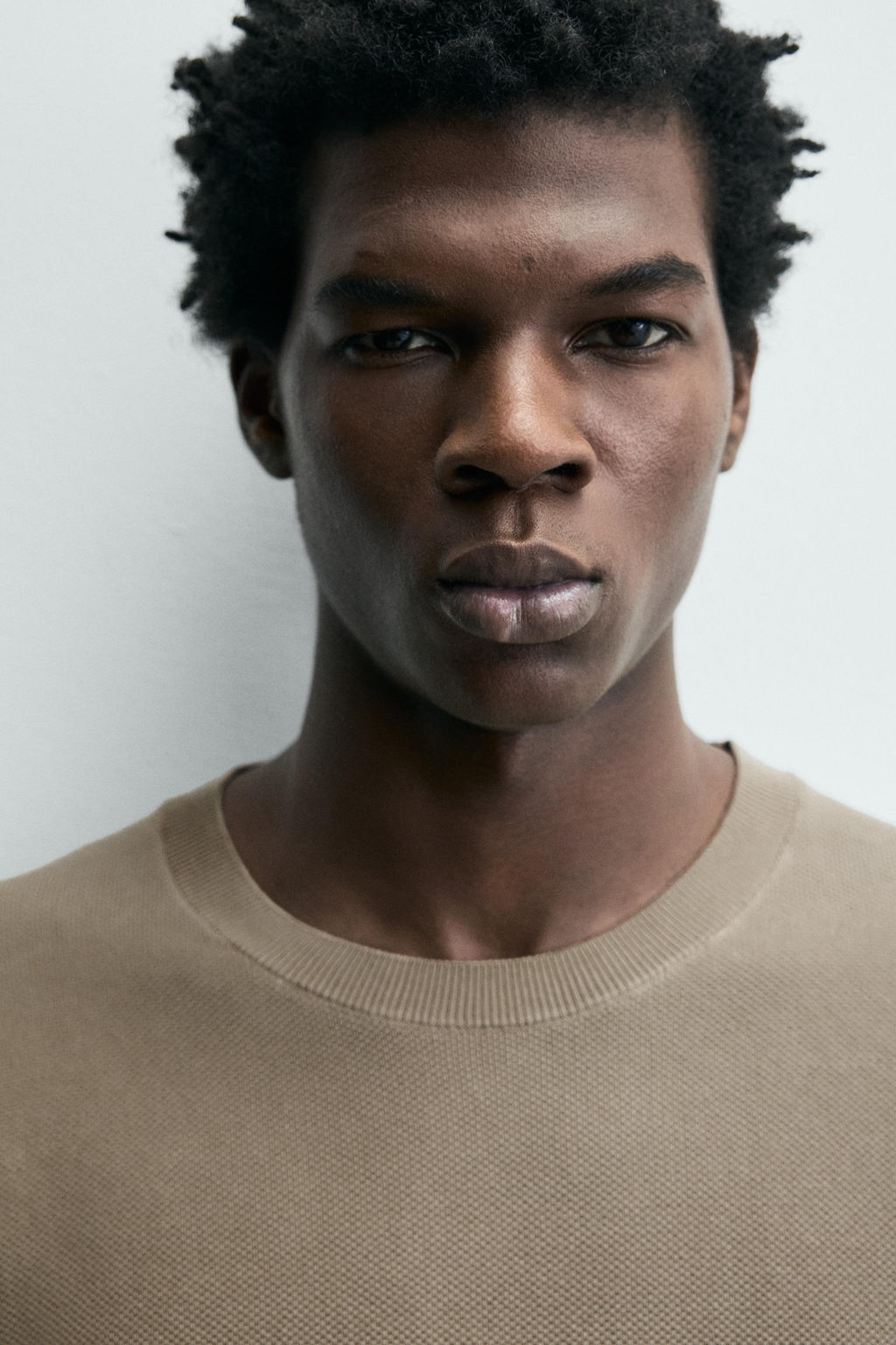 CAMISETA PUNTO RELAXED FIT / Tostado