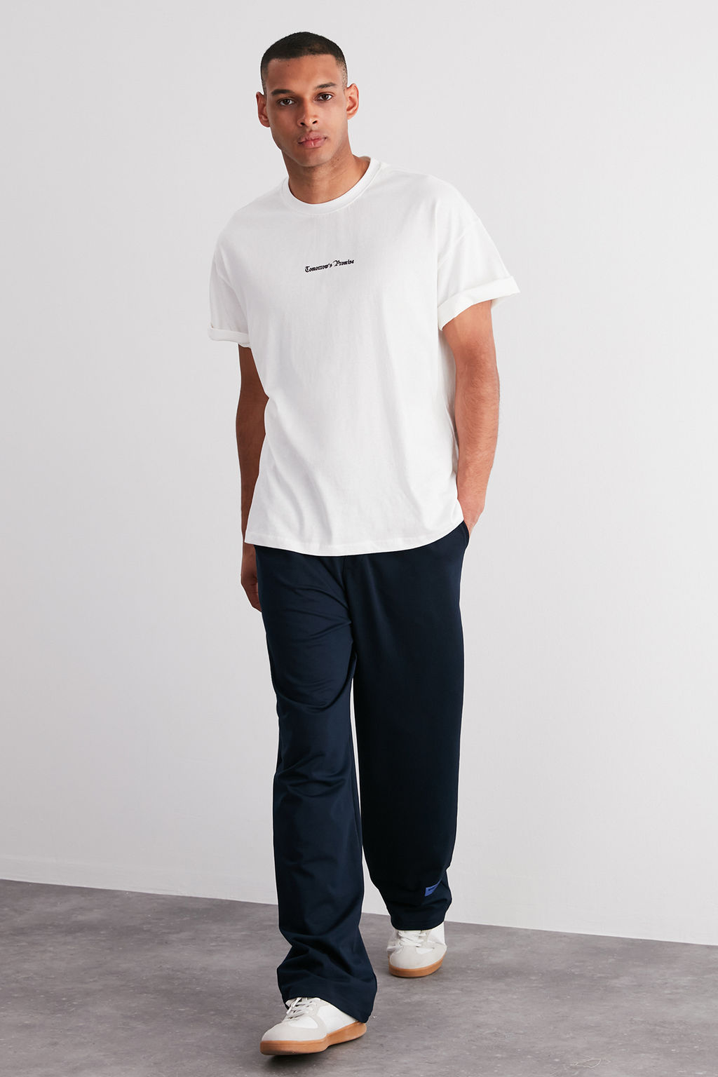 TRENDYOL MAN Lacivert Oversize/Rahat Kesim Lastik Belli Pacas? Etiketli Esofman Alt? TMNSS24EA00006 - Trendyolmilla фото 6