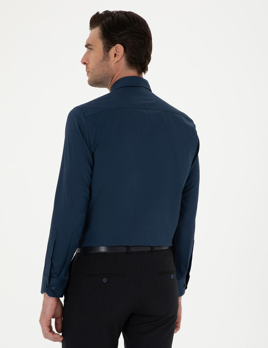 Классическая хлопковая рубашка узкого кроя темно-синего цвета - Cacharel фото 5