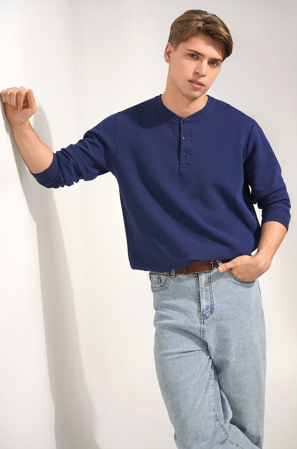 Мужской лонгслив на пуговицах Happyfox