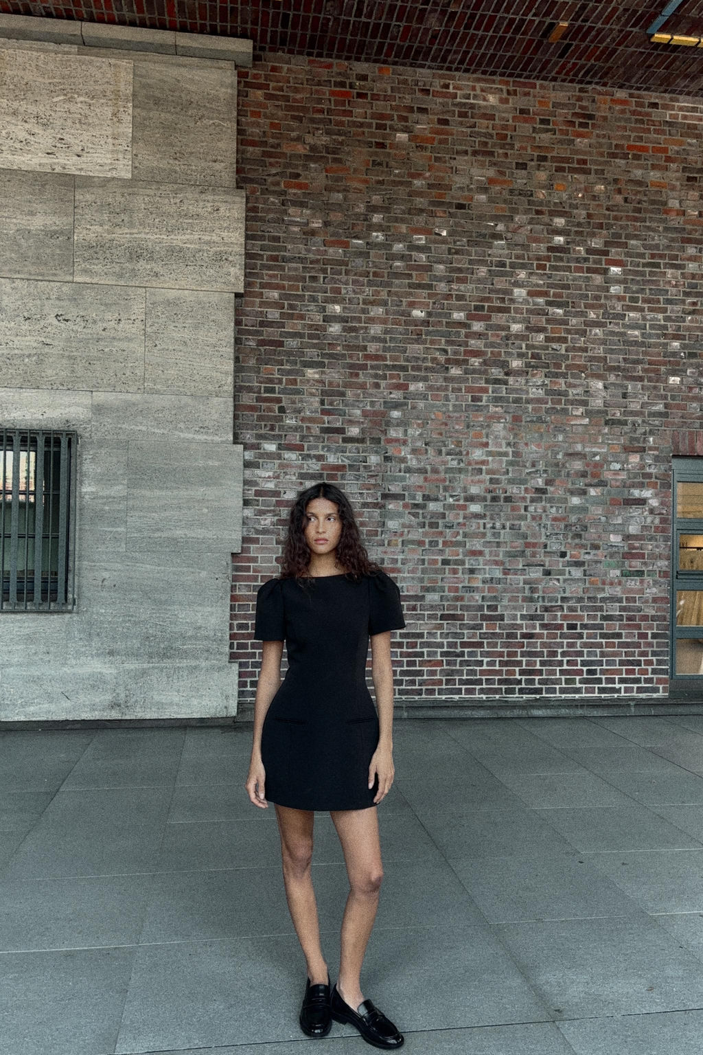 PLEATED SHORT DRESS WITH POCKETS