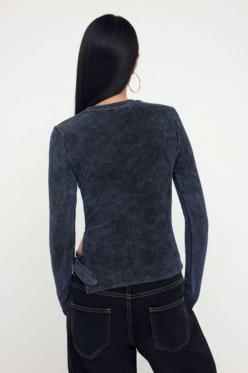 Antrasit Eskitme/Soluk Efektli Fitted/Vucud Otruan Aksesuar Detayl? Esnek Orme Bluz TWOAW26BZ00111 - Trendyolmilla фото 4