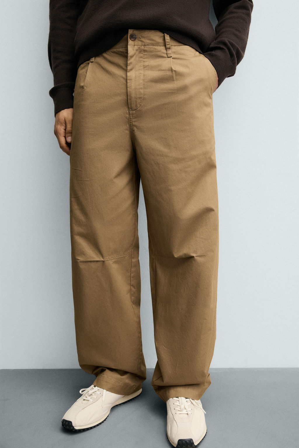 RELAXED FIT PLEATED CHINO TROUSERS - Zara фото 5