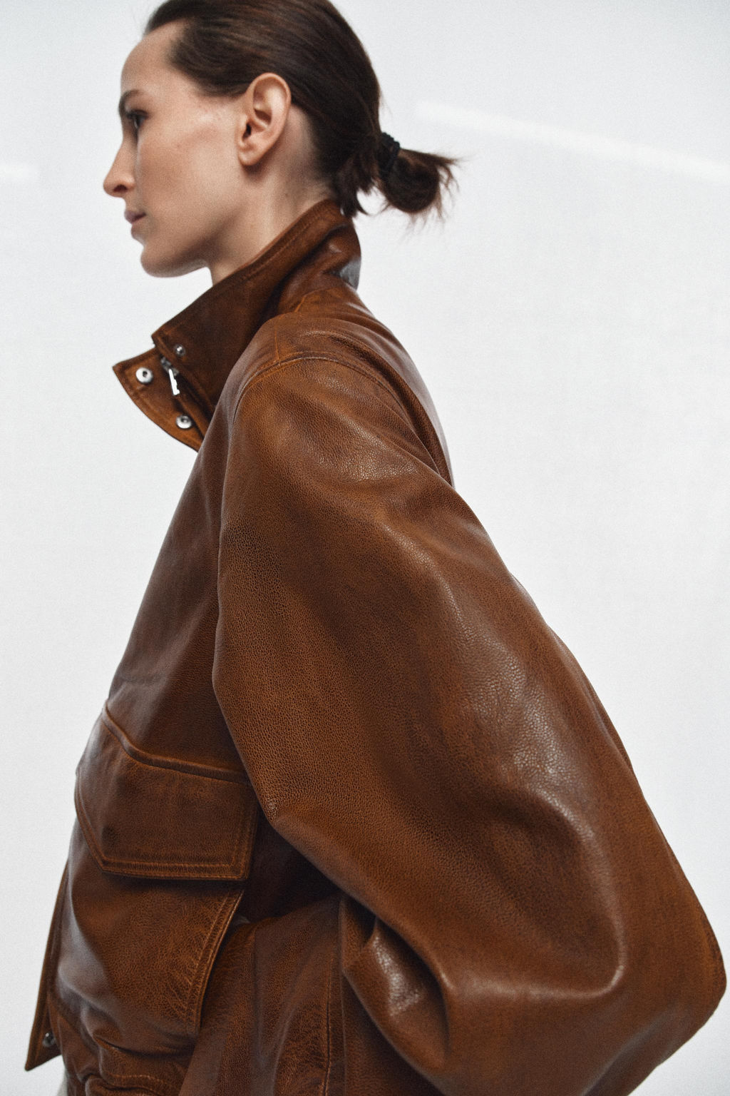 100% LEATHER BOMBER JACKET ZW COLLECTION LIMITED EDITION - Zara фото 11