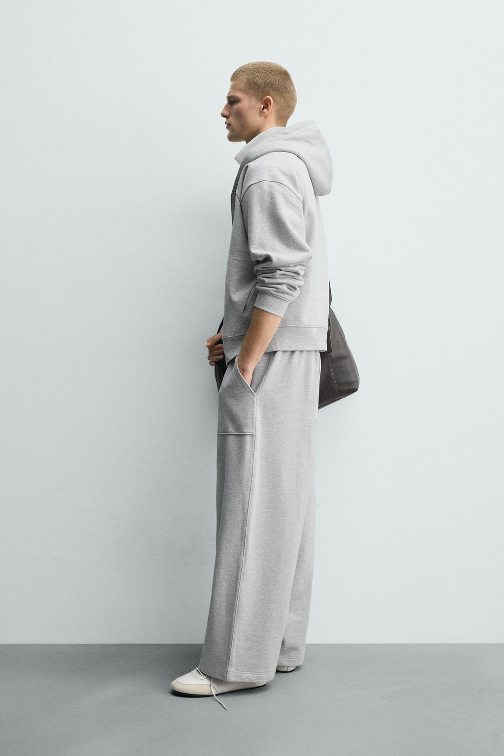 PANTAL?N JOGGER BALLOON FIT PARCHE / Gris vigor? - Zara фото 4