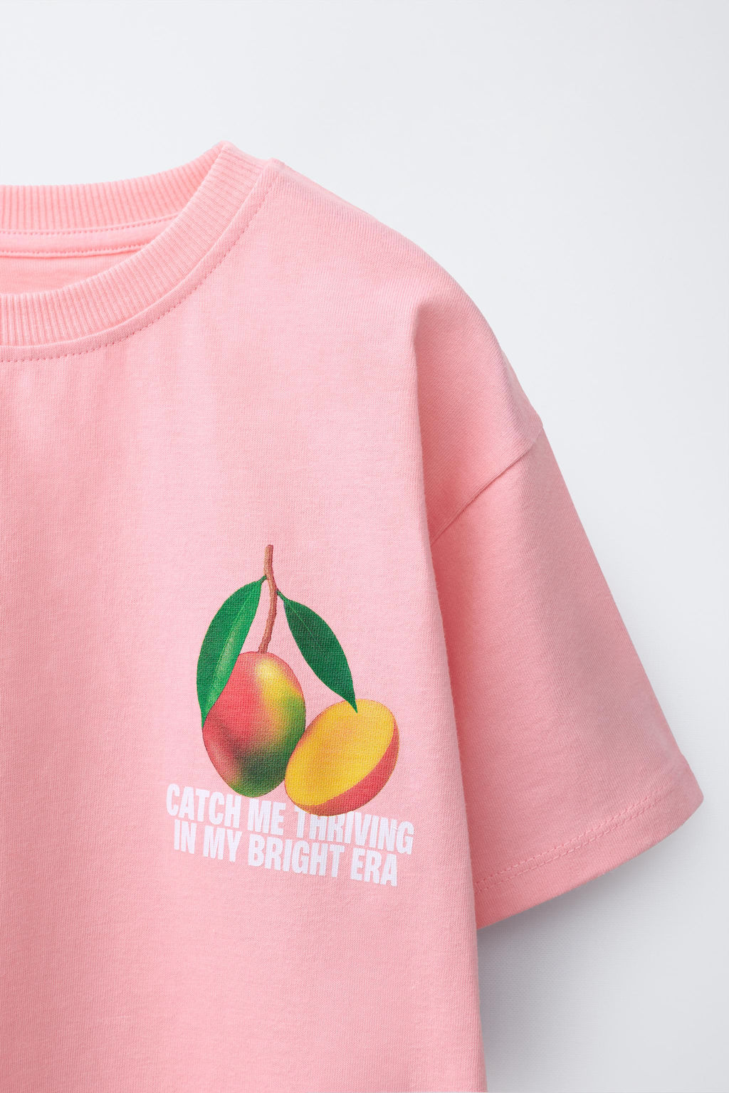 CAMISETA ESTAMPADO / Rosa / Blanco
