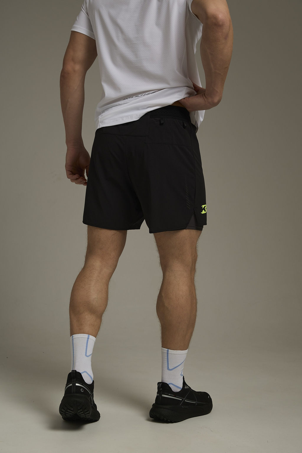 Шорты текстильные Черный RACING CHALLENGE Woven Shorts - Anta фото 4