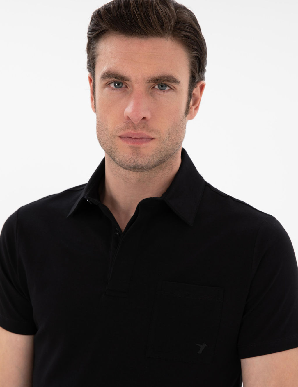 Черная стройная мата - Cacharel фото 2