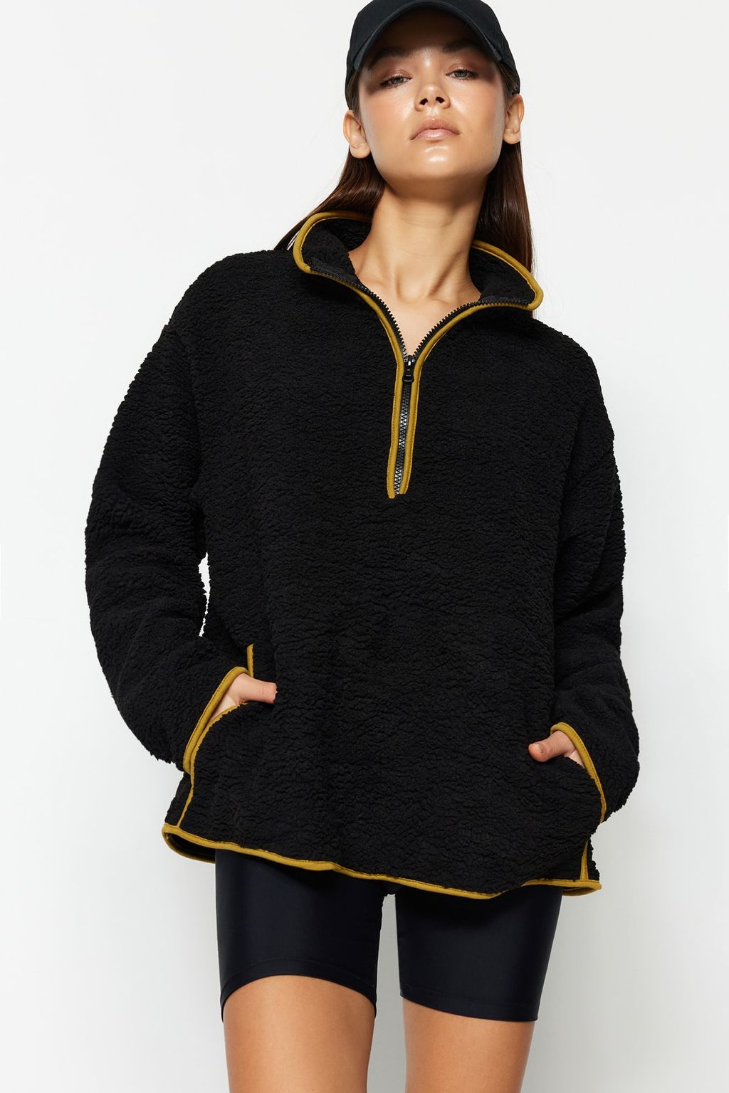 Siyah Pelus Orme Spor Sweatshirt THMAW23SW00021