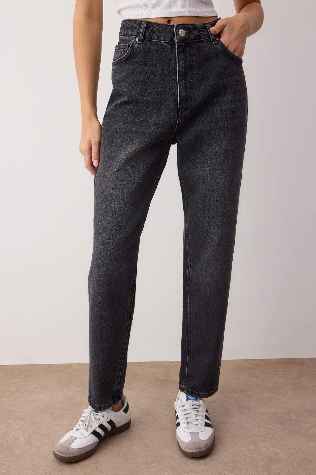 Koyu Mavi Yuksek Bel Mom Jeans TWOAW26JE00159 - Trendyolmilla фото 9