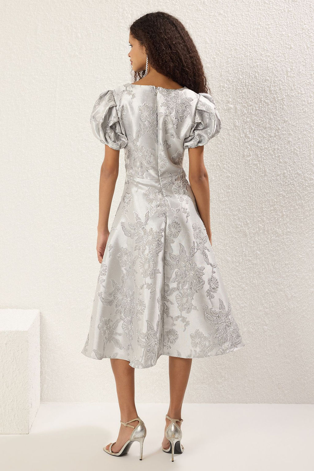 Trendyolmilla Ac?k Mavi A-Kesim Jakarl? Dokuma Midi S?k Abiye Gece Mezuniyet Elbisesi TPRSS25EL00202  фото 5