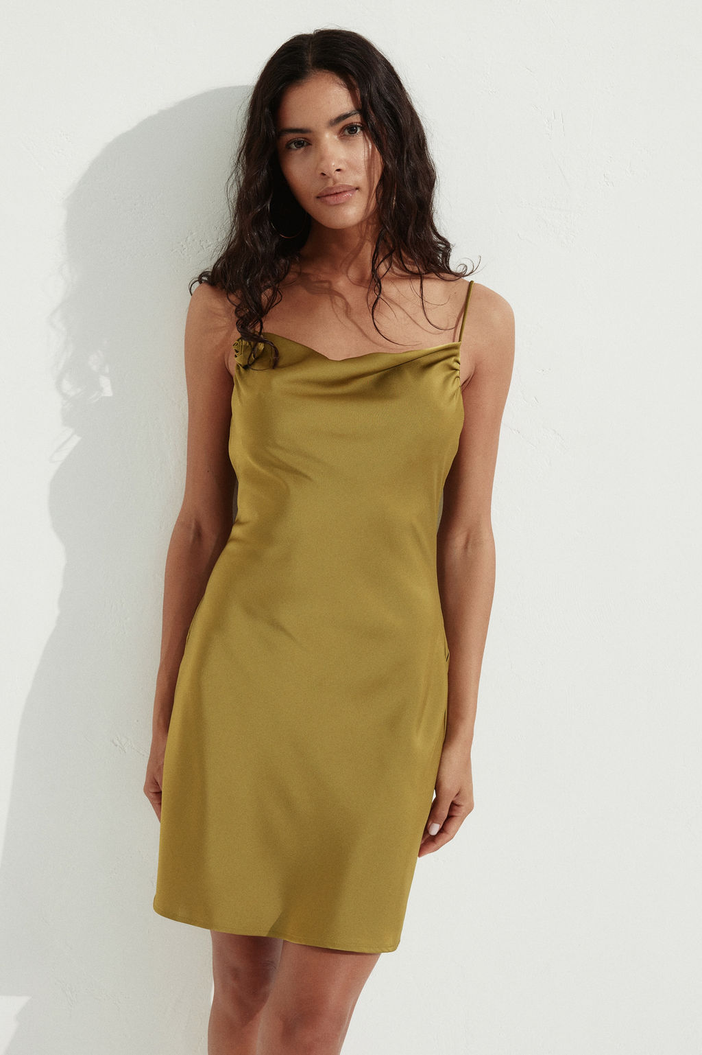 Vestido lencero de sat?n con lazada - H&m фото 5