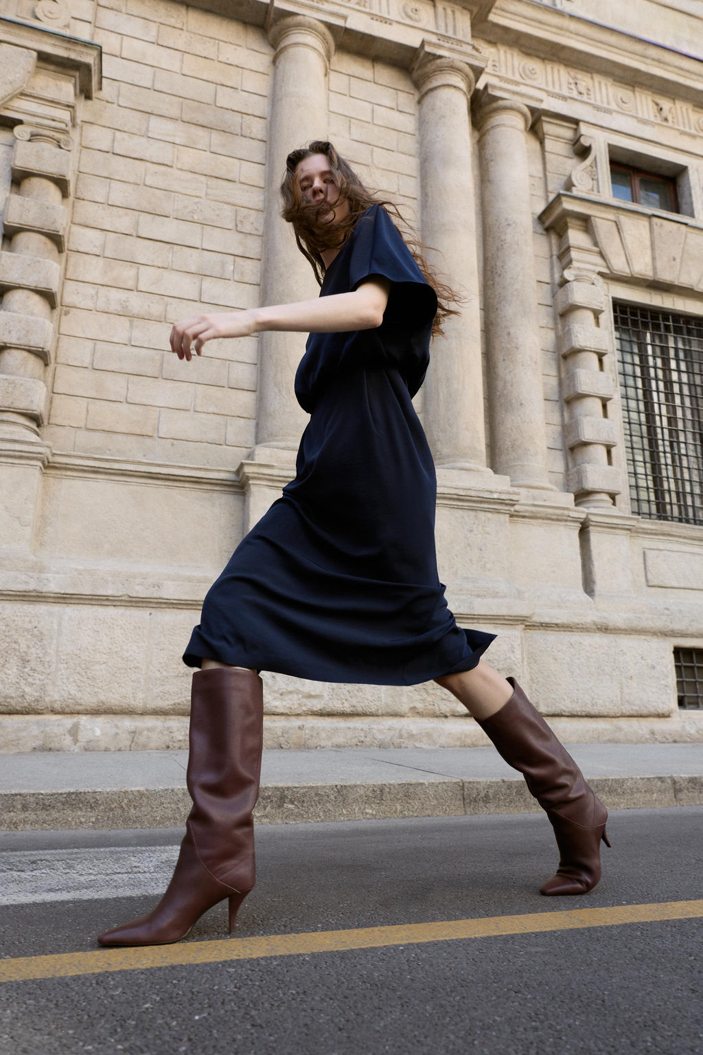 FITTED MIDI DRESS WITH SHORT SLEEVES - Zara фото 6