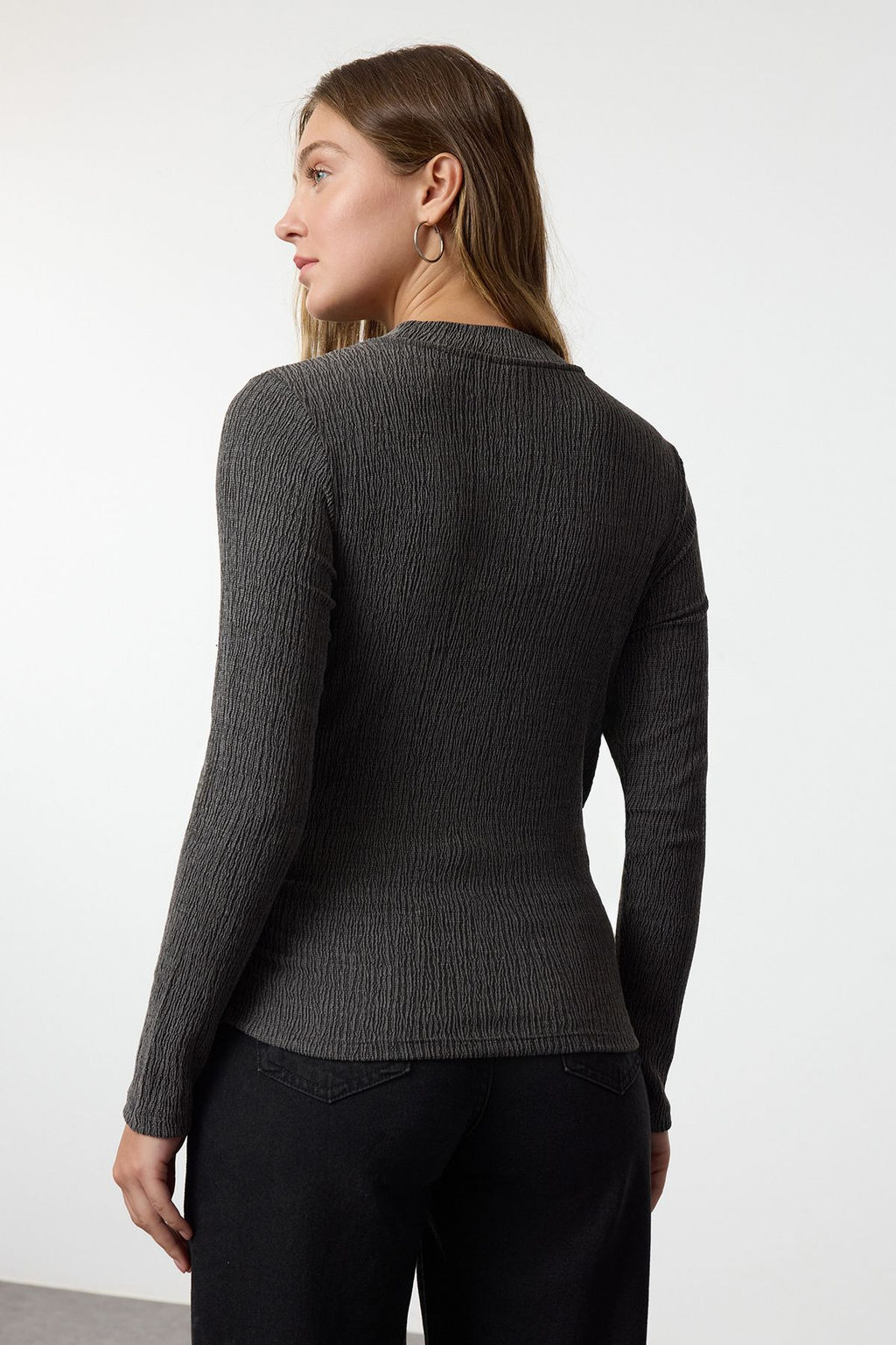 Antrasit Dik Yaka Buzgu/Drape Detayl? Regular/Normal Kal?p Orme Bluz TWOAW25BZ00221