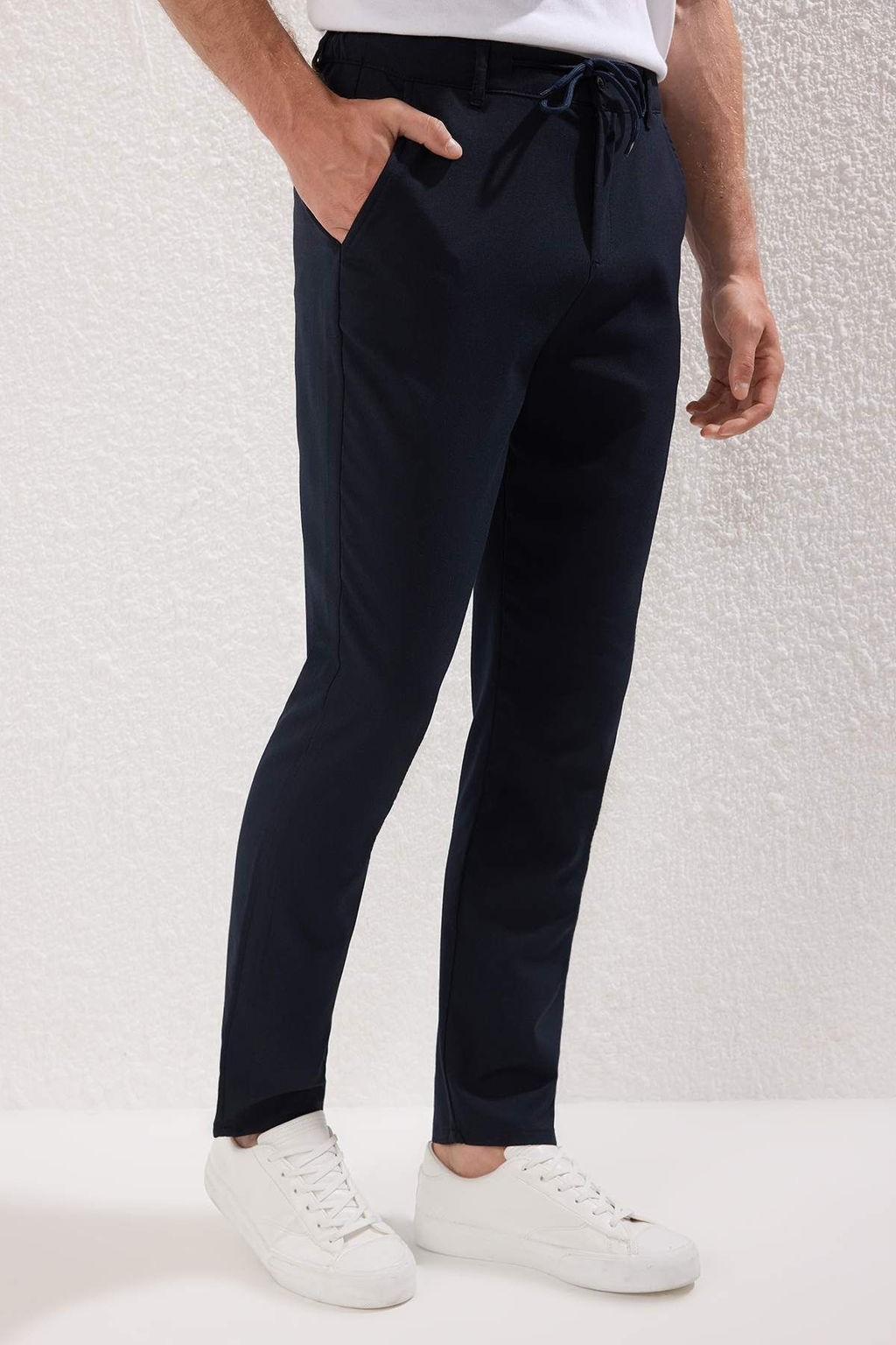Lacivert Slim Fit Beli Baglama Detayl? Lastikli Kumas Dokuma Pantolon TMNAW25PL00027