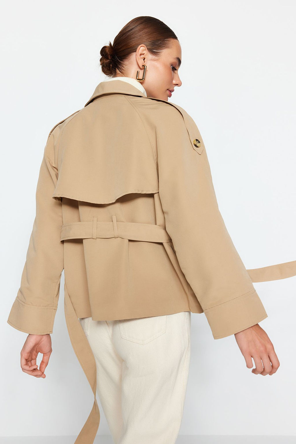 Bej Oversize Genis Kesim Kemerli Trenckot TWOAW24TR00011