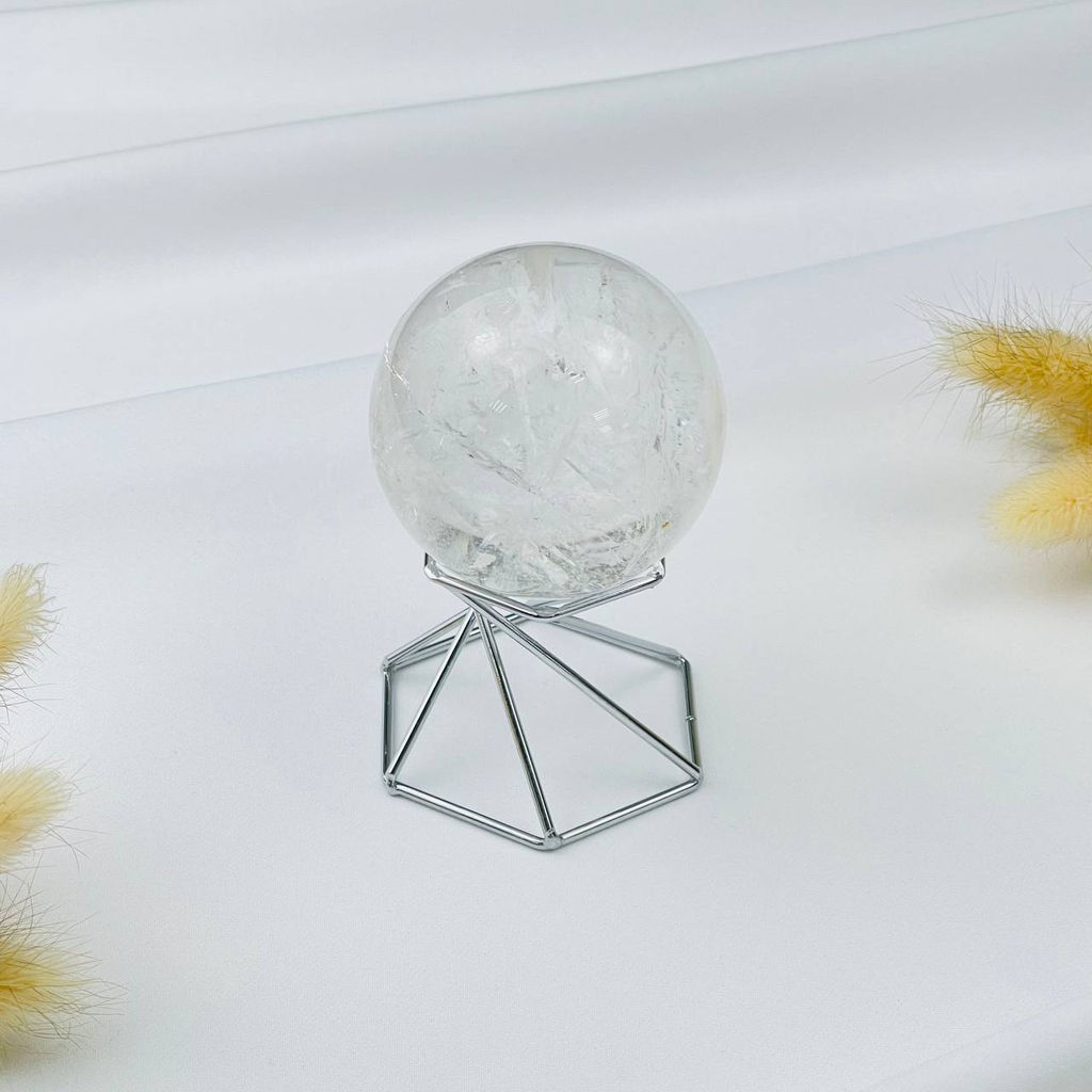 Шар из Горного Хрусталя на подставке