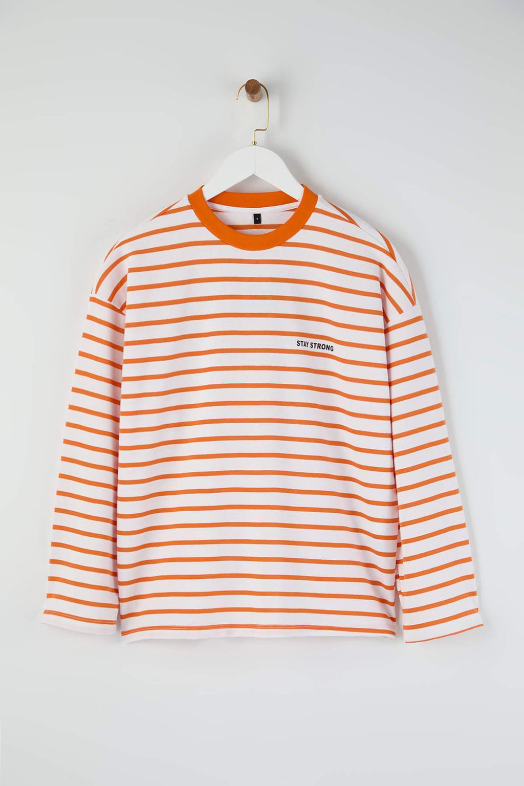 Teen Turuncu Cizgili Slogan S?rt Bask?l? Oversize/Genis Kal?p Ince Orme Sweatshirt TWOAW26SW00193 - Trendyolmilla фото 2