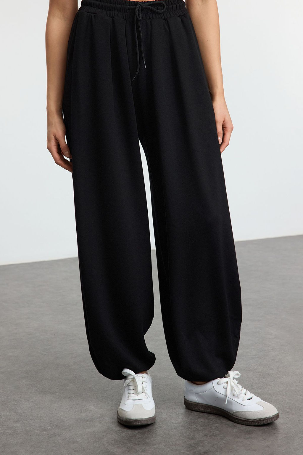 Siyah Soft Touch Havuc/Salvar Kal?p Esnek Orme Esofman Alt? Pantolon TWOAW25EA00001
