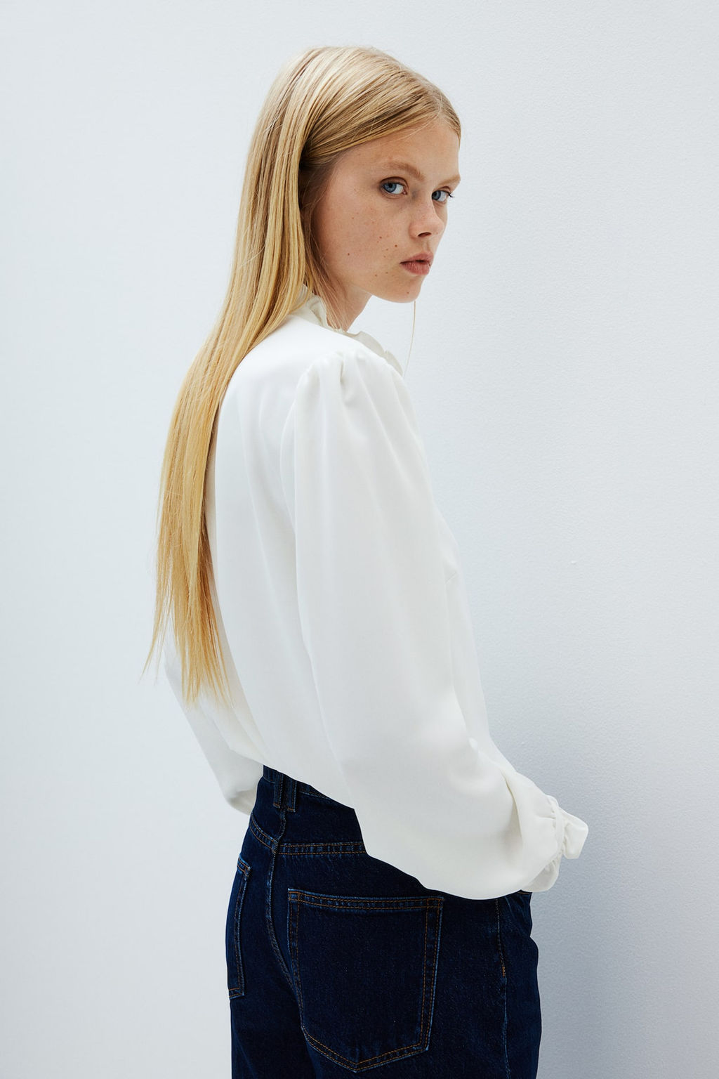 Blusa con ribetes de volante - H&m фото 5