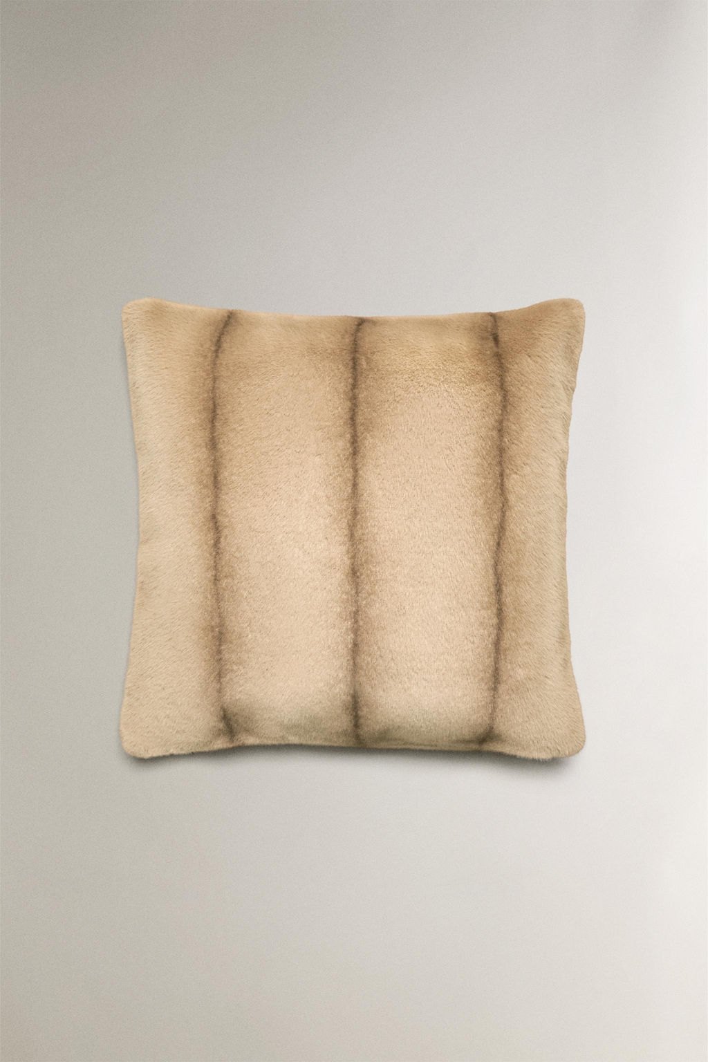 OMBR_ FAUX FUR CUSHION COVER - Zara фото 3