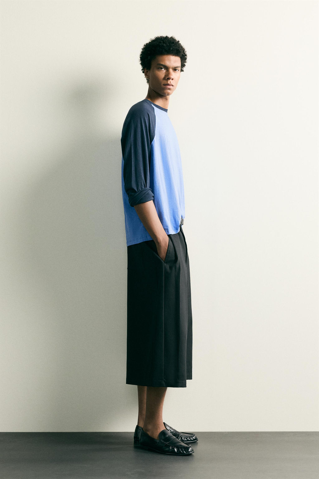 PANTAL?N CULOTTE RELAXED FIT PLIEGUES LATERALES / Negro - Zara фото 4