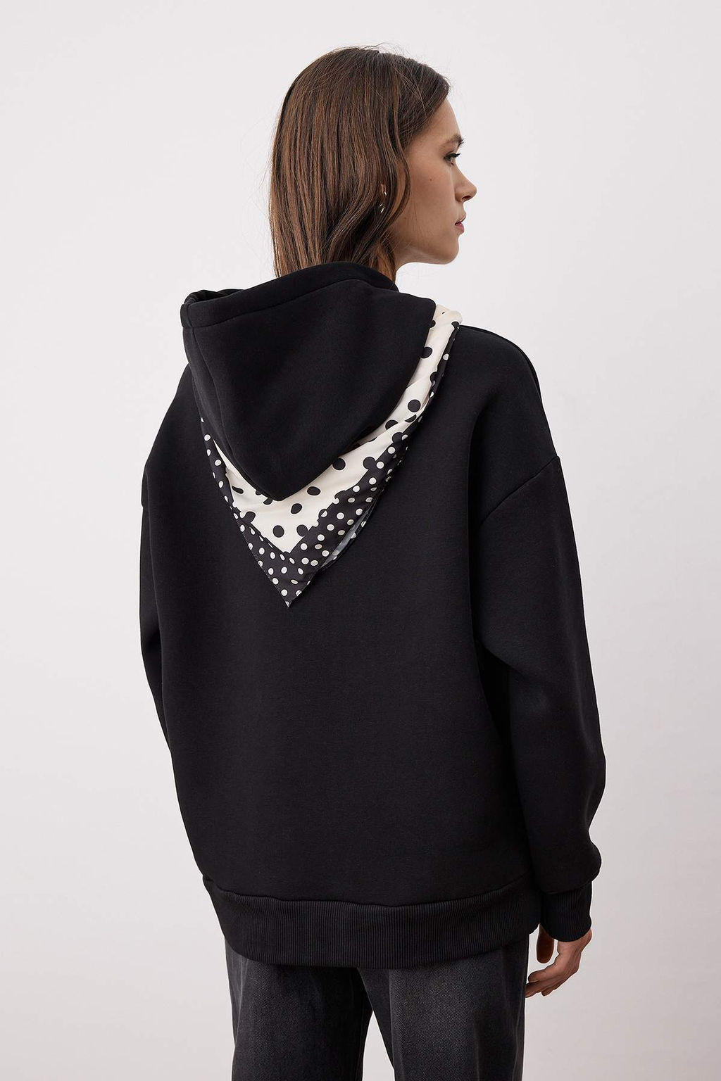 Siyah Orme Sweatshirt TWOAW26SW00064 - Trendyolmilla фото 4