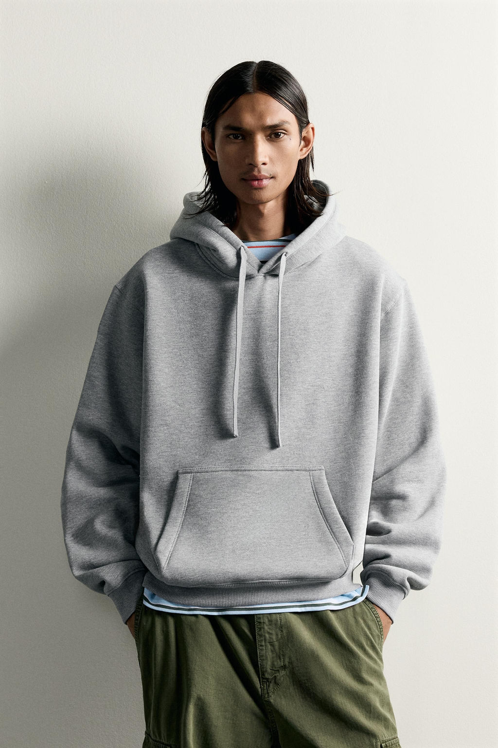 SUDADERA RELAXED FIT CAPUCHA B?SICA / Gris vigor? - Zara фото 2