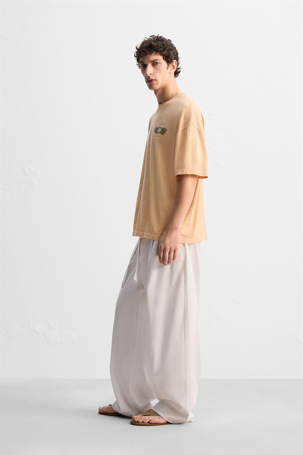 T-SHIRT WITH CONTRAST GRAPHIC - Zara фото 4