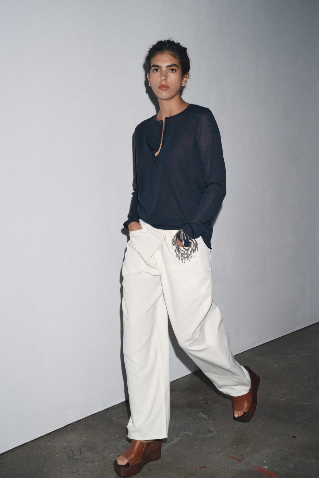 PLAIN KNIT SWEATER