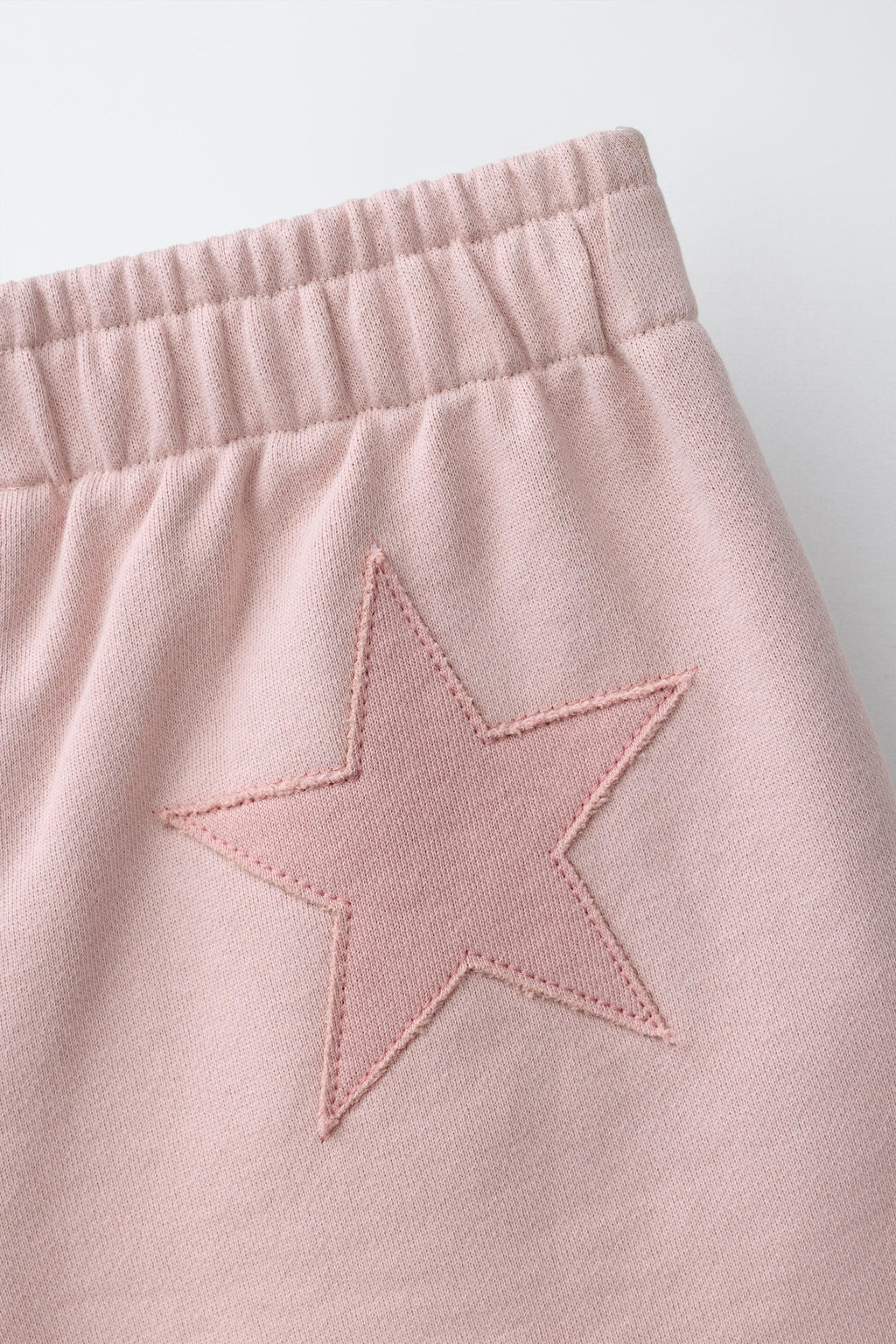 BERMUDA FELPA PARCHE ESTRELLAS / Rosa lavado - Zara фото 4