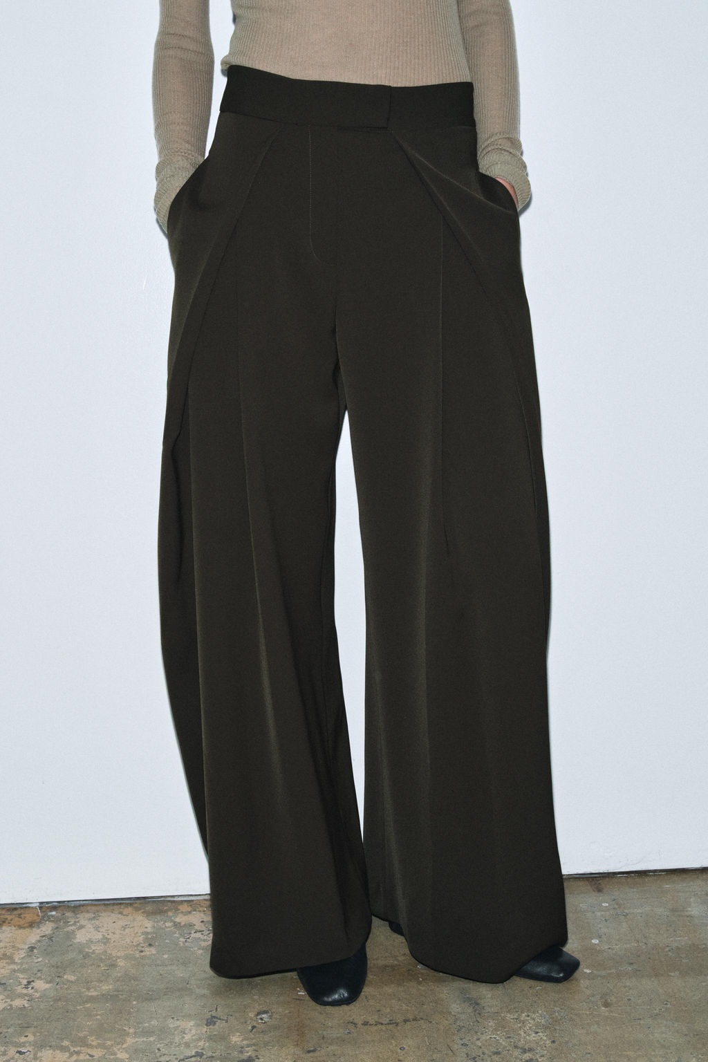FLOWING TROUSERS WITH DARTS ZW COLLECTION - Zara фото 2
