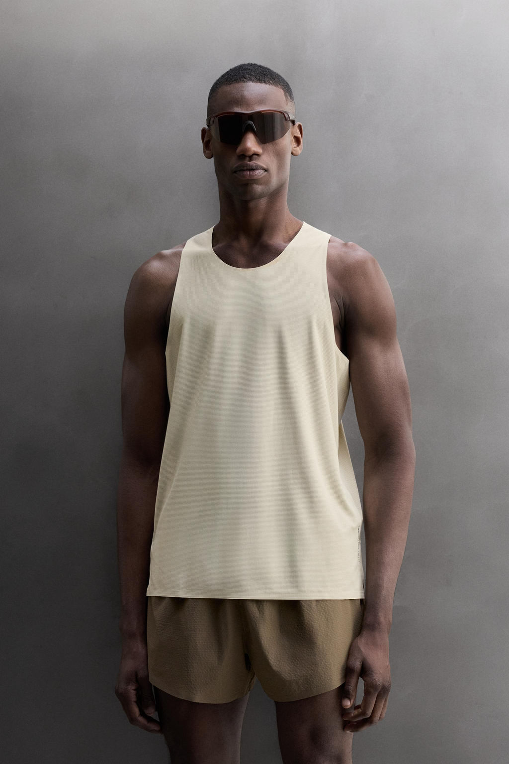 CAMISETA TANK LIGERA RUNNING / Verde gris