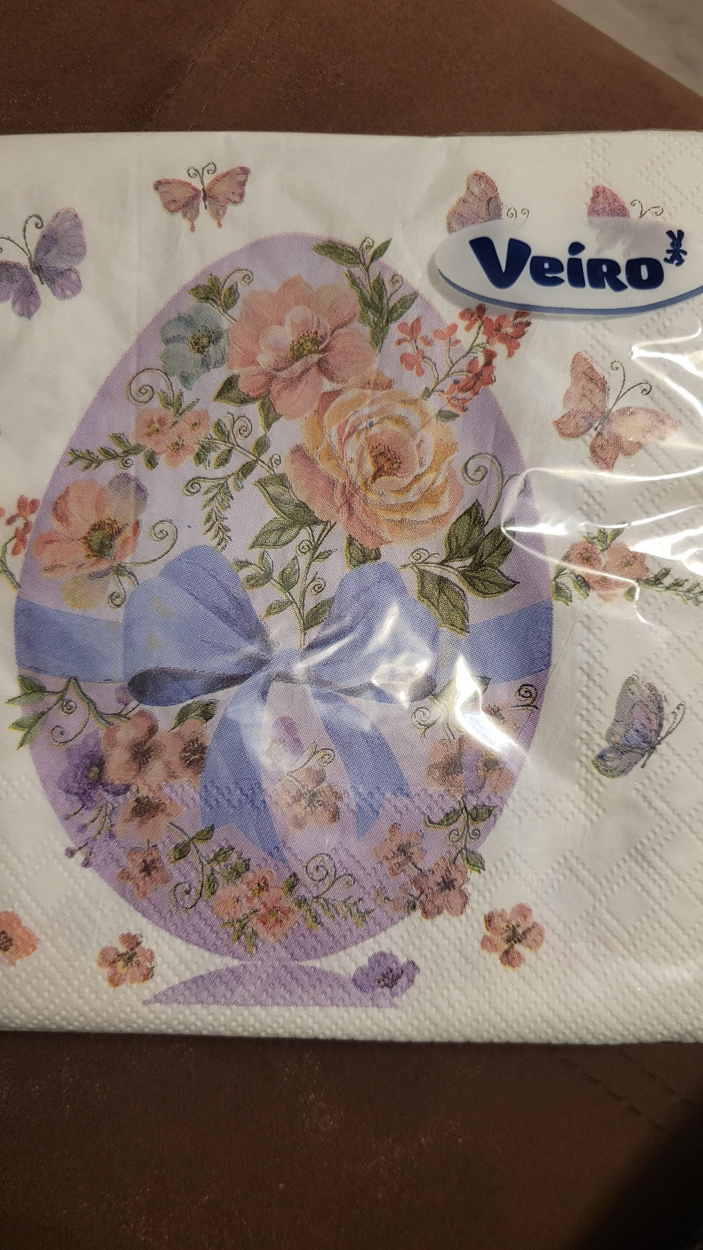 VEIRO салфетки 33см 3-сл. (20шт) с рисунком Пасха Зайцы и корзинка + цветы