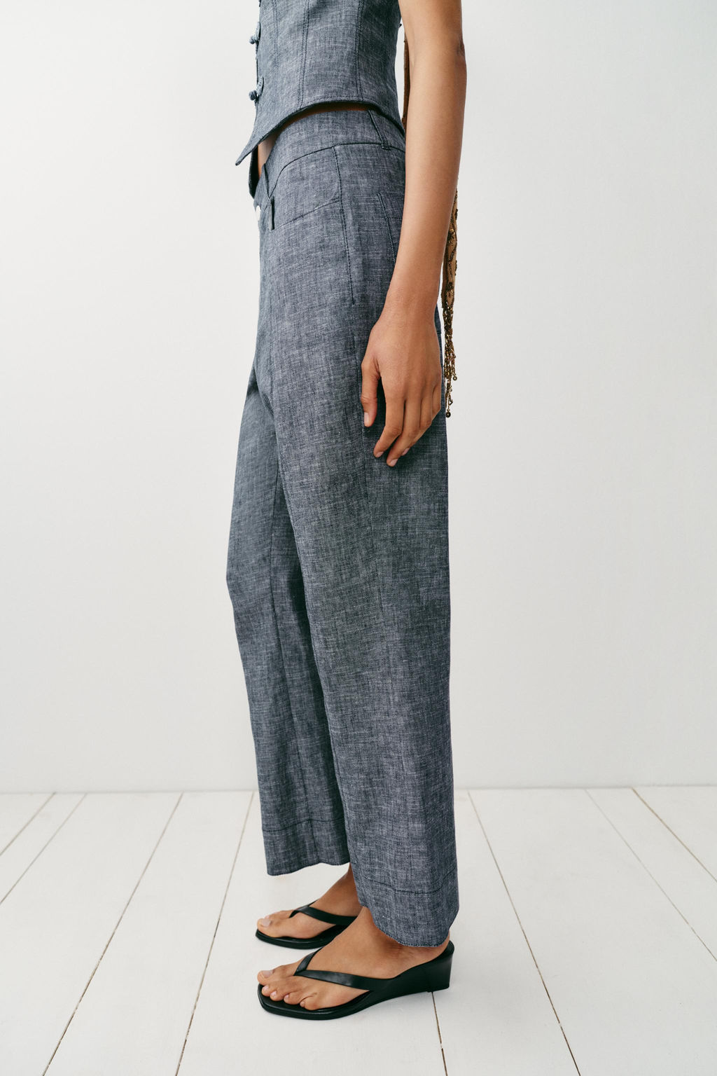 PANTAL?N MINI FLARE CON LINO / Gris - Zara фото 5