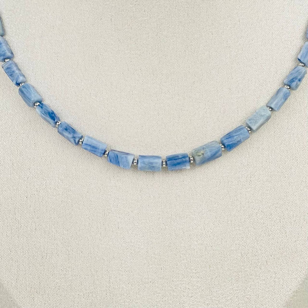 Колье из Кианита