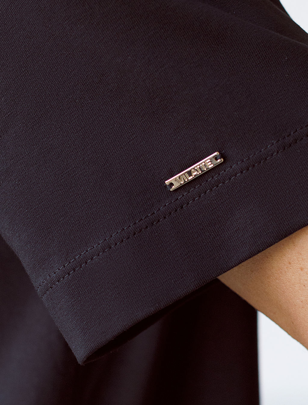 Футболка из премиального хлопка с авторским принтом - Vilatte фото 3