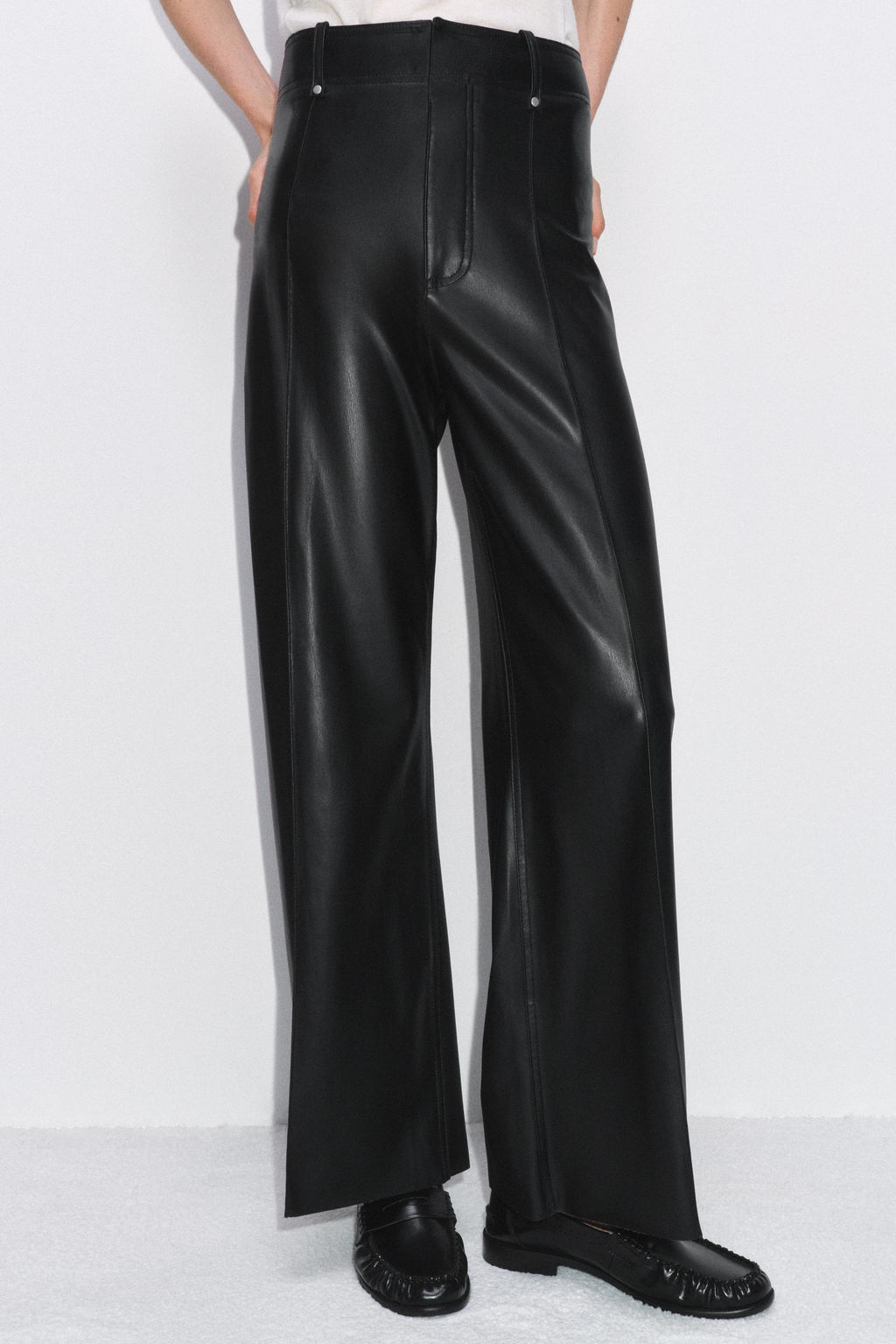 ZW COLLECTION TAILORED WIDE-LEG LEATHER-EFFECT TROUSERS - Zara фото 15