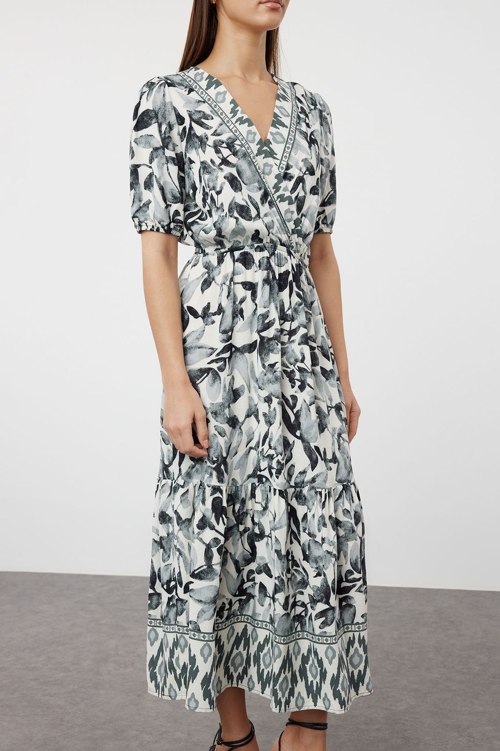 Siyah Bask?l? Cicek Desenli A Kesim Kruvaze Yaka TWOSS24EL00953 - Trendyolmilla фото 4