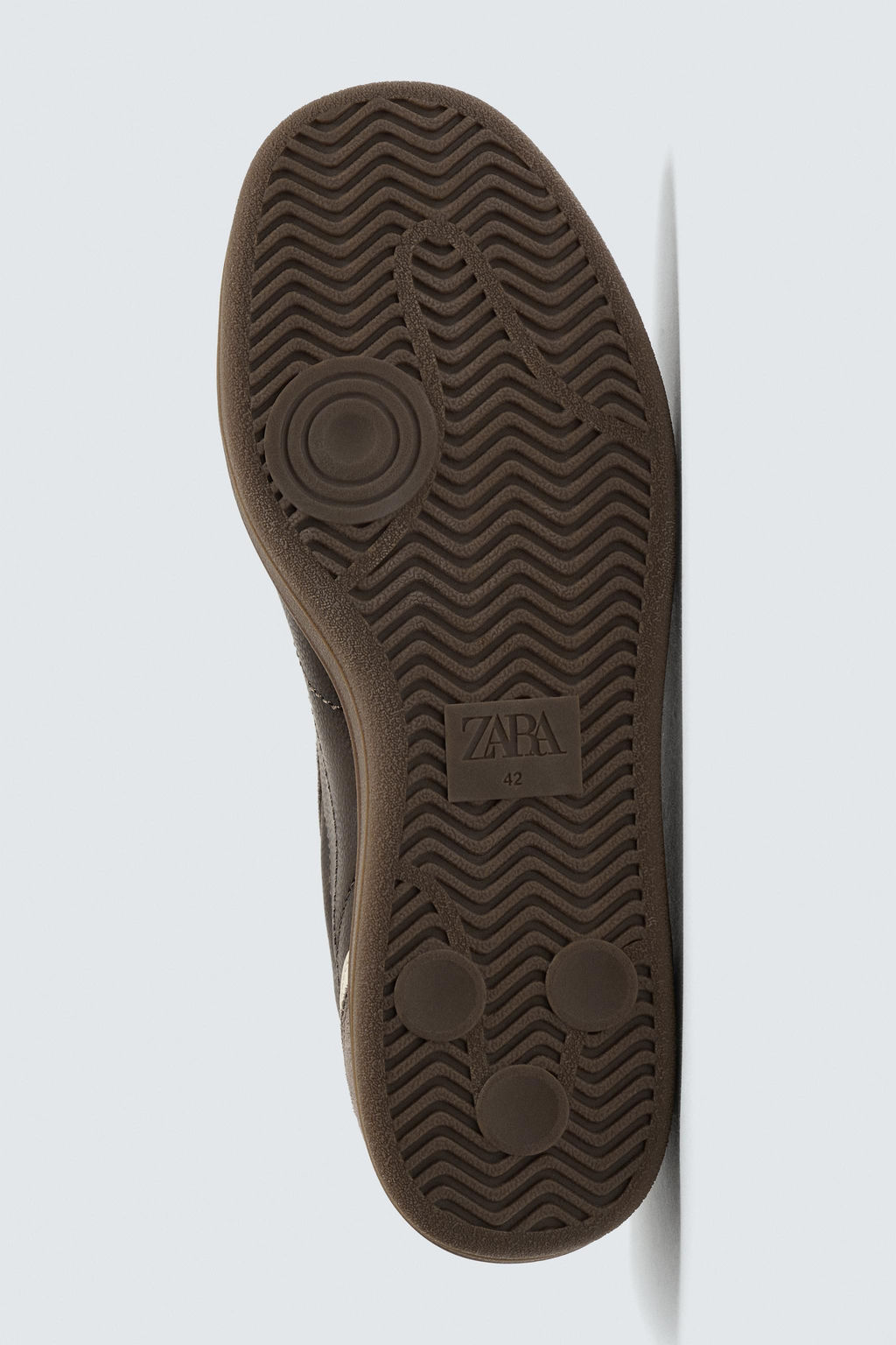 ZAPATILLA METALIZADA ESTILO RETRO / Marr?n - Zara фото 7